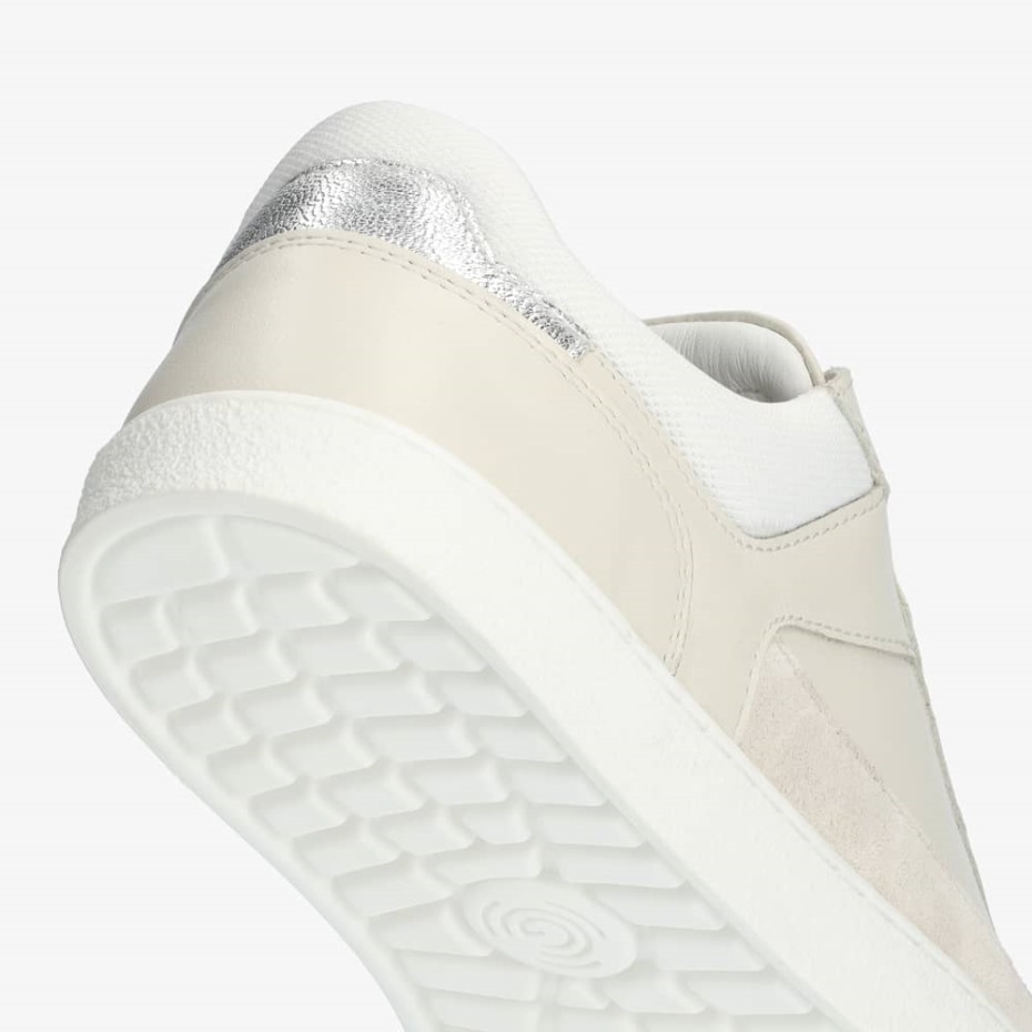 Corte Mujer Groundies España Beige